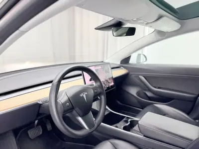 Tesla Model 3 2019 - 22750 EUR, 159999 km - AUTO.MOTO.pt - 159999km - foto 22 de 23
