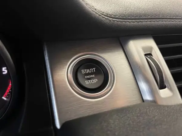 Land Rover Range Rover Evoque 2017 - 16950 EUR, 149900 km - AUTO.MOTO.pt - 149900km - foto 27 de 32