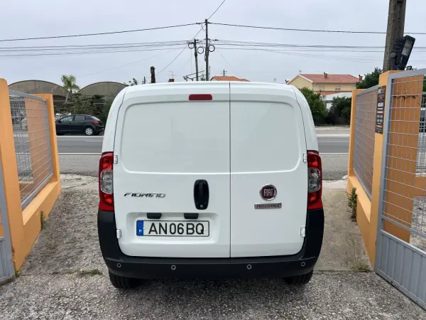 Fiat Fiorino 2021 - 8990 EUR, 145431 km - AUTO.MOTO.pt - 145431km - foto 11 de 15