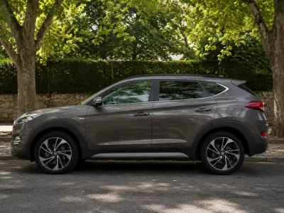 Hyundai Tucson 2020 - 23950 EUR, 79900 km - AUTO.MOTO.pt - 79900km - foto 2 de 3