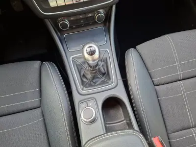 Mercedes-Benz A 180 2017 - 16900 EUR, 125000 km - AUTO.MOTO.pt - 125000km - foto 26 de 31