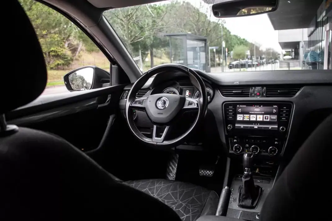Skoda Octavia Break 2019 - 10990 EUR, 374598 km - AUTO.MOTO.pt - 374598km - foto 34 de 44