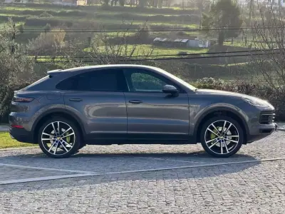 Porsche Cayenne Coupé 2021 - 64999 EUR, 119000 km - AUTO.MOTO.pt - 119000km - foto 36 de 37