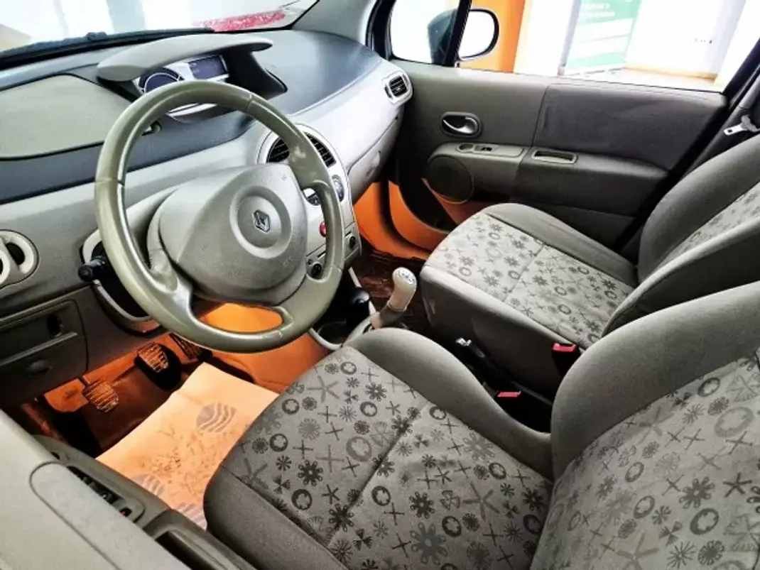 Renault Grand Modus 2010 - 6750 EUR, 166000 km - AUTO.MOTO.pt - 166000km - foto 6 de 8