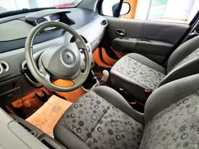 Renault Grand Modus 2010 - 6750 EUR, 166000 km - AUTO.MOTO.pt - 166000km - foto 6 de 8