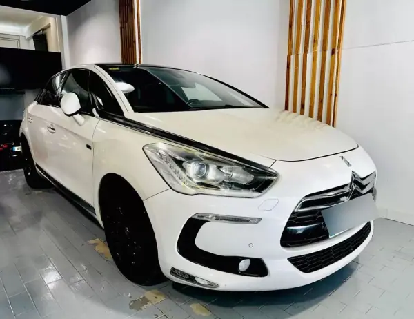 Citroën DS5 2014 - 12900 EUR, 162998 km - AUTO.MOTO.pt - 162998km - foto 3 de 14