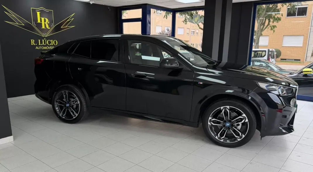 BMW iX2 2025 - 46500 EUR, 7997 km - AUTO.MOTO.pt - 7997km - foto 5 de 42