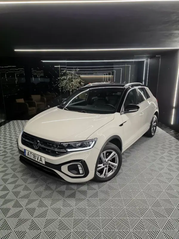 Volkswagen T-Roc 2022 - 24750 EUR, 120300 km - AUTO.MOTO.pt - 120300km - foto 2 de 35