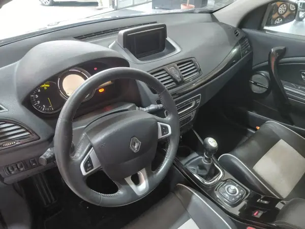 Renault Mégane Sport Tourer 2012 - 4950 EUR, 277000 km - 277000km - foto 10 de 22