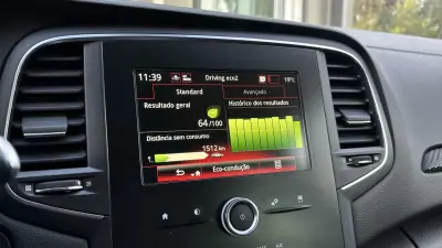 Renault Mégane Sport Tourer 2018 - 12999 EUR, 131021 km - AUTO.MOTO.pt - 131021km - foto 18 de 29
