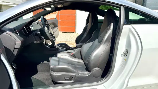 Peugeot RCZ 2015 - 16990 EUR, 144034 km - AUTO.MOTO.pt - 144034km - foto 18 de 64