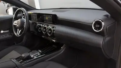Mercedes-Benz CLA 180 2022 - 23900 EUR, 105000 km - 105000km - foto 13 de 33