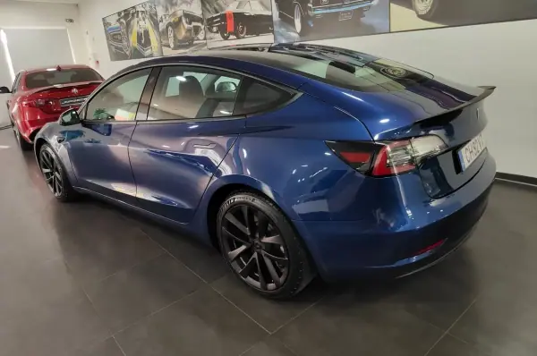 Tesla Model 3 2021 - 25990 EUR, 100000 km - AUTO.MOTO.pt - 100000km - foto 22 de 46