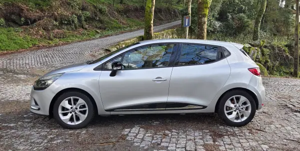 Renault Clio 2017 - 10950 EUR, 114000 km - AUTO.MOTO.pt - 114000km - foto 6 de 19