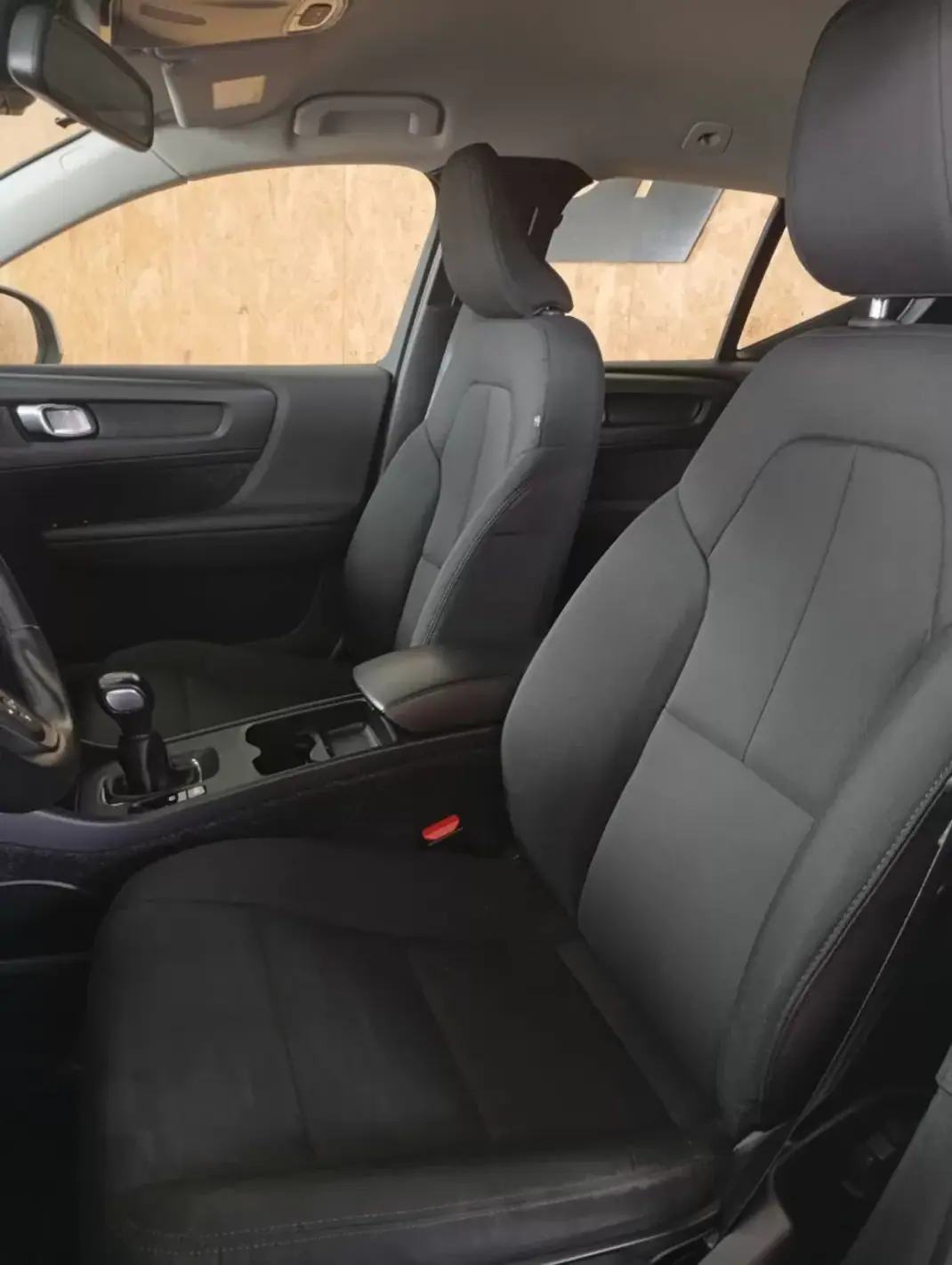 Volvo XC 40 2019 - 24950 EUR, 91723 km - AUTO.MOTO.pt - 91723km - foto 13 de 19