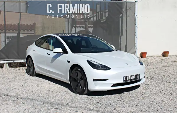 Tesla Model 3 2023 — foto 3 de 24