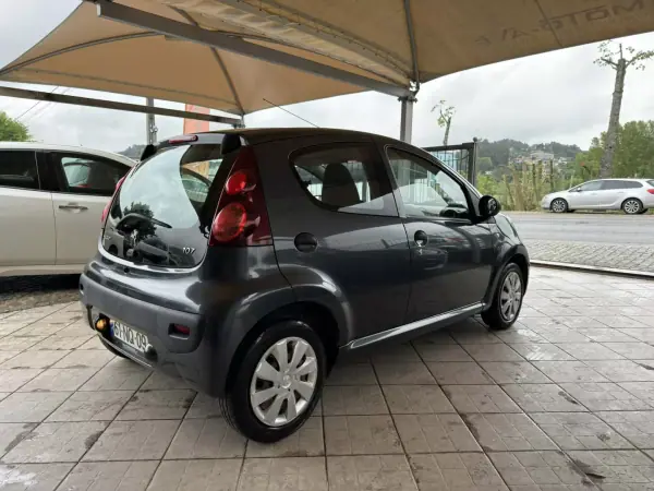 Peugeot 107 2013 - 6950 EUR, 152714 km - AUTO.MOTO.pt - 152714km - foto 6 de 21