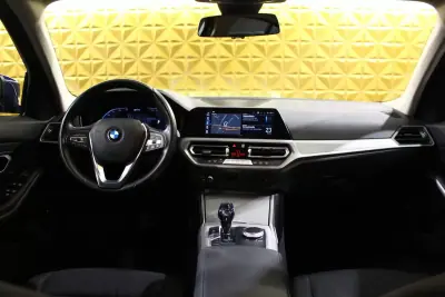 BMW 330 2019 - 23900 EUR, 140000 km - AUTO.MOTO.pt - 140000km - foto 13 de 29