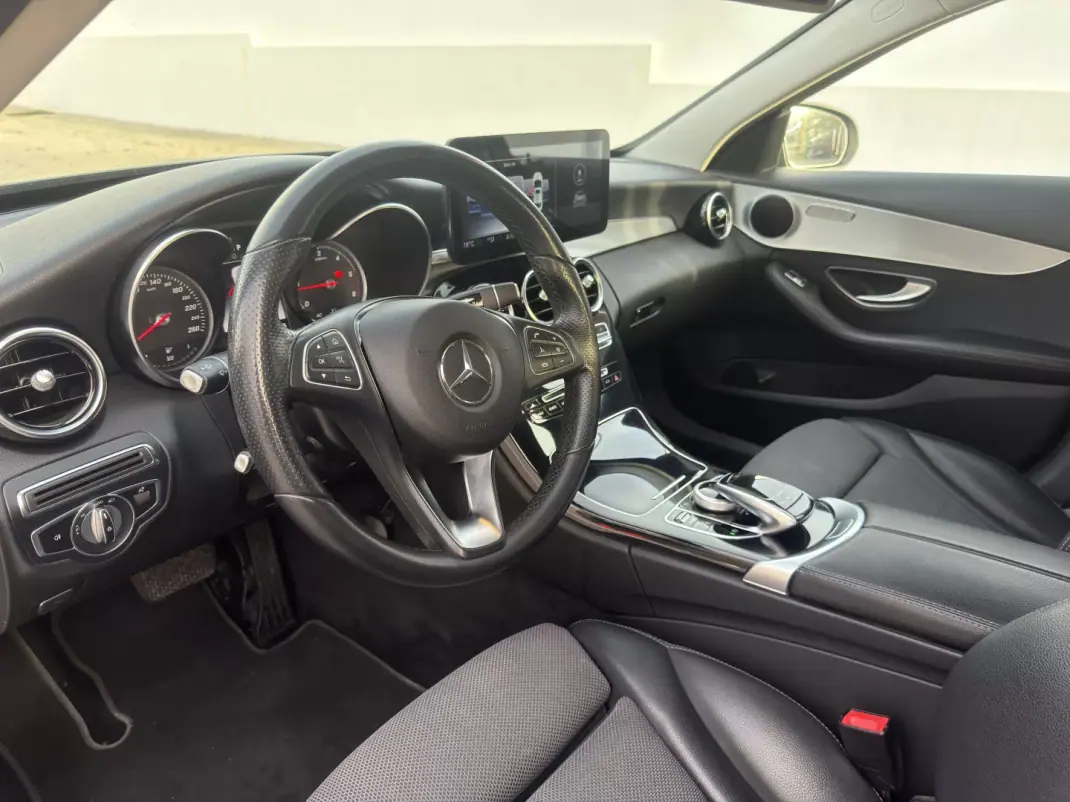 Mercedes-Benz C 250 2018 - 24500 EUR, 173000 km - AUTO.MOTO.pt - 173000km - foto 8 de 21