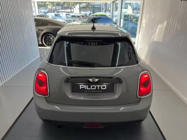 MINI 5 Portas 2016 - 14490 EUR, 101264 km - AUTO.MOTO.pt - 101264km - foto 7 de 27