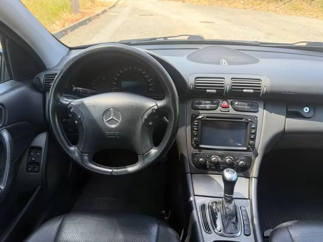 Mercedes-Benz C 220 2002 - 6450 EUR, 227000 km - AUTO.MOTO.pt - 227000km - foto 20 de 31