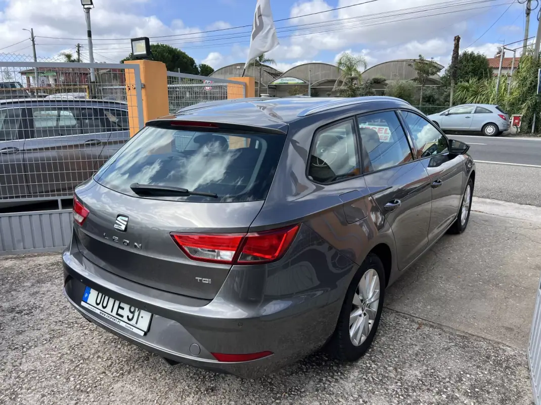 SEAT Leon ST 2017 - 11450 EUR, 87901 km - 87901km - foto 10 de 13