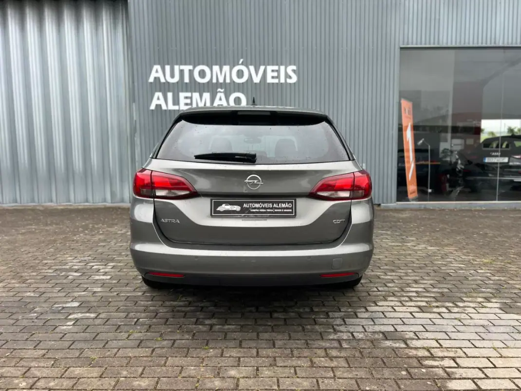 Opel Astra Sports Tourer 2016 - 8950 EUR, 205645 km - AUTO.MOTO.pt - 205645km - foto 6 de 17