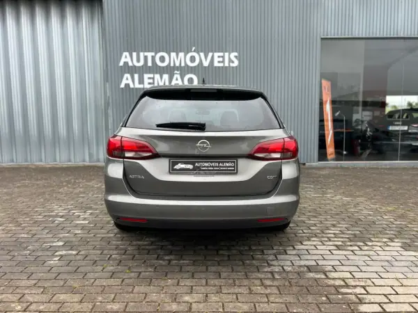 Opel Astra Sports Tourer 2016 - 8950 EUR, 205645 km - AUTO.MOTO.pt - 205645km - foto 6 de 17