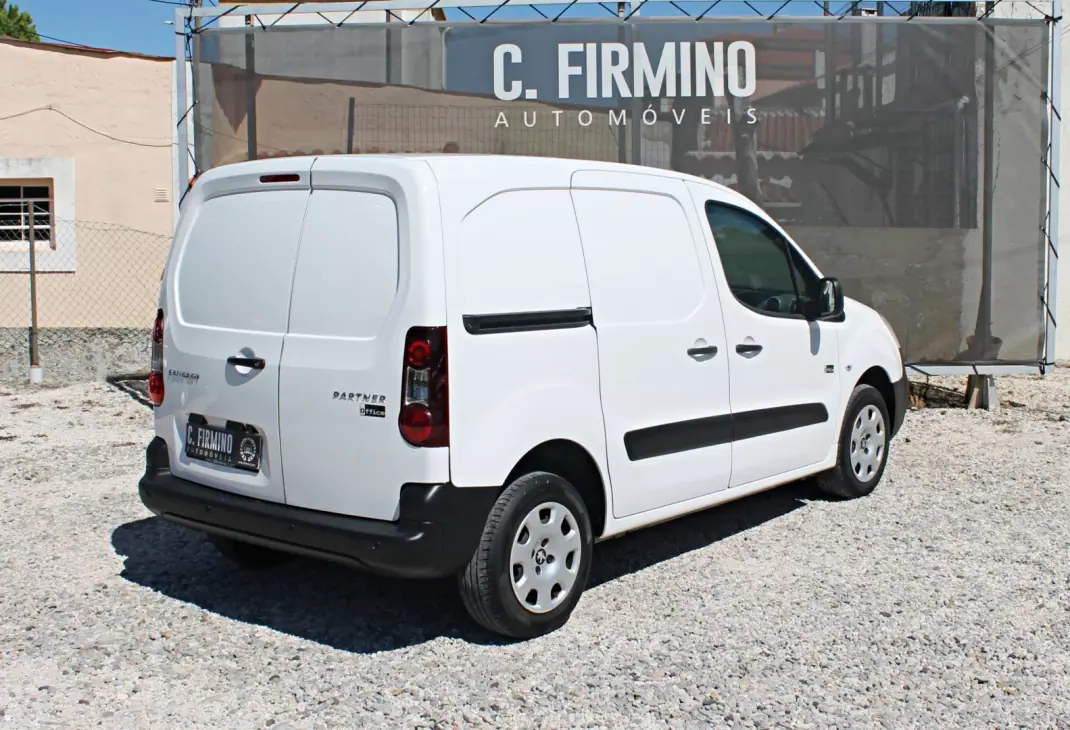 Peugeot Partner 2015 - 12450 EUR, 137164 km - 137164km - foto 6 de 20
