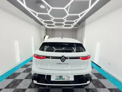 Renault Mégane E-Tech 2022 - 22250 EUR, 23000 km - AUTO.MOTO.pt - 23000km - foto 7 de 20