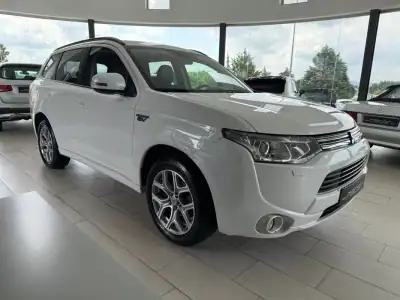 Mitsubishi Outlander 2015 - 15990 EUR, 157367 km - AUTO.MOTO.pt - 157367km - foto 3 de 28