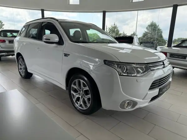 Mitsubishi Outlander 2015 - 15990 EUR, 157367 km - AUTO.MOTO.pt - 157367km - foto 3 de 28