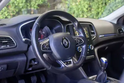 Renault Mégane Sport Tourer 2019 - 13990 EUR, 161000 km - 161000km - foto 11 de 16