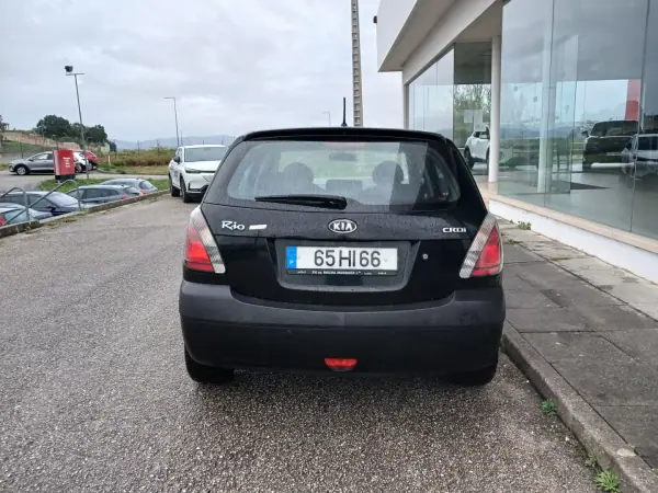 Kia Rio 2009 - 3900 EUR, 344000 km - AUTO.MOTO.pt - 344000km - foto 6 de 19