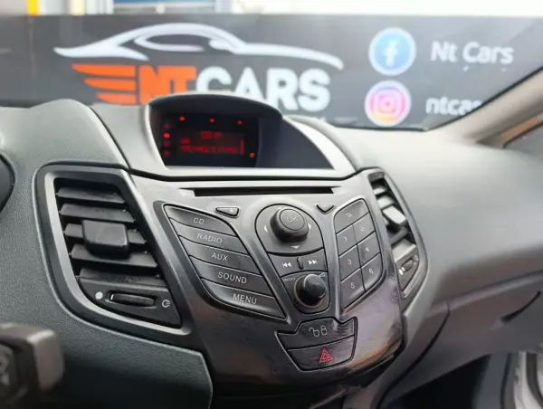 Ford Fiesta 1.4 TDCI 2010 - 3900 EUR, 261197 km - AUTO.MOTO.pt - 261197km - foto 10 de 18