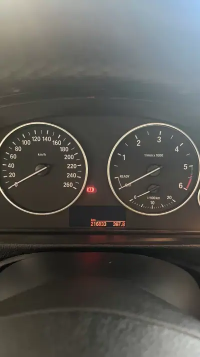 BMW 318 2013 - 13990 EUR, 216833 km - AUTO.MOTO.pt - 216833km - foto 22 de 33