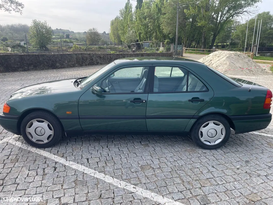 Mercedes-Benz C 220 1994 - 4500 EUR, 160506 km - AUTO.MOTO.pt - 160506km - foto 4 de 15