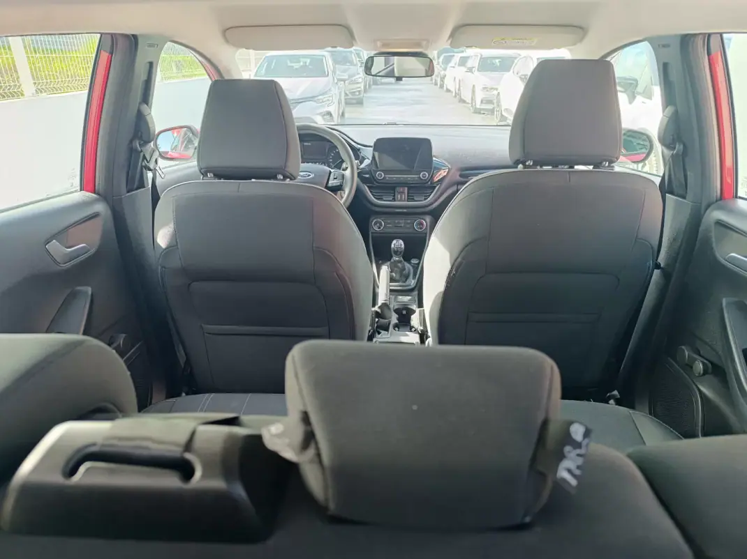 Ford Fiesta 2018 - 9900 EUR, 149596 km - AUTO.MOTO.pt - 149596km - foto 9 de 28