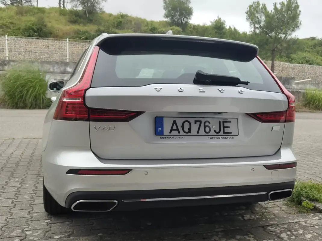 Volvo V60 2022 - 28990 EUR, 99830 km - AUTO.MOTO.pt - 99830km - foto 9 de 17