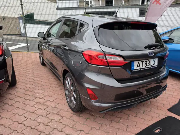 Ford Fiesta 2022 - 15450 EUR, 85000 km - AUTO.MOTO.pt - 85000km - foto 2 de 6