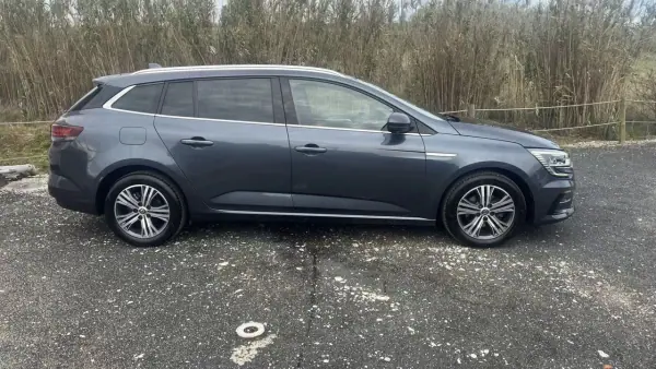 Renault Mégane Sport Tourer 2021 - 15900 EUR, 140000 km - AUTO.MOTO.pt - 140000km - foto 4 de 21