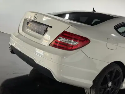 Mercedes-Benz C 250 2011 - 18500 EUR, 193000 km - AUTO.MOTO.pt - 193000km - foto 7 de 22