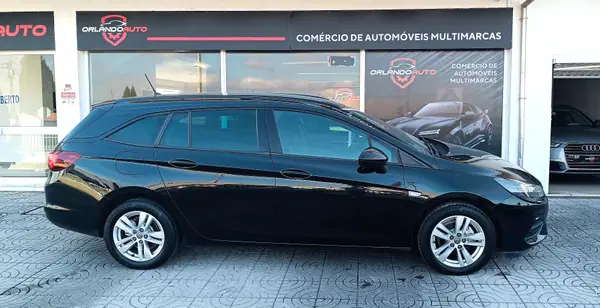Opel Astra Sports Tourer 2020 - 11950 EUR, 157406 km - AUTO.MOTO.pt - 157406km - foto 4 de 13