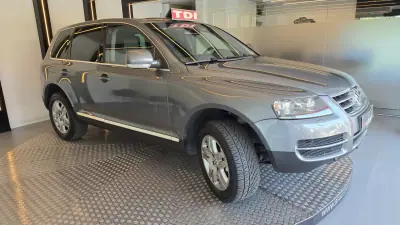 Volkswagen Touareg 2006 - 13900 EUR, 262462 km - AUTO.MOTO.pt - 262462km - foto 20 de 60