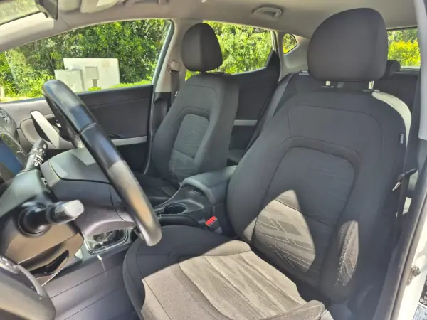 Kia Ceed 2017 - 13250 EUR, 92215 km - AUTO.MOTO.pt - 92215km - foto 16 de 23