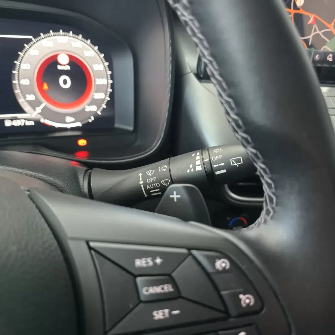Nissan Juke 2025 - 22750 EUR, 21085 km - 21085km - foto 25 de 32