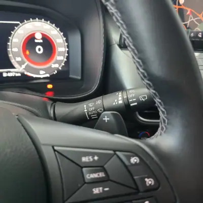 Nissan Juke 2025 - 22750 EUR, 21085 km - AUTO.MOTO.pt - 21085km - foto 25 de 32