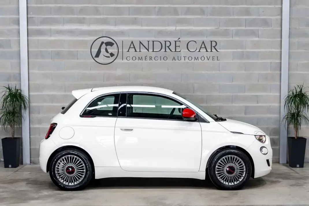 Fiat 500e 2022 - 13950 EUR, 16970 km - AUTO.MOTO.pt - 16970km - foto 5 de 47