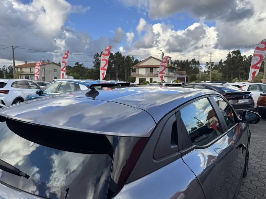 Renault Mégane E-Tech 2022 - 22500 EUR, 73000 km - AUTO.MOTO.pt - 73000km - foto 26 de 36