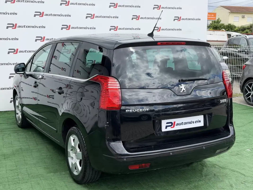Peugeot 5008 2010 - 7500 EUR, 191000 km - AUTO.MOTO.pt - 191000km - foto 9 de 17